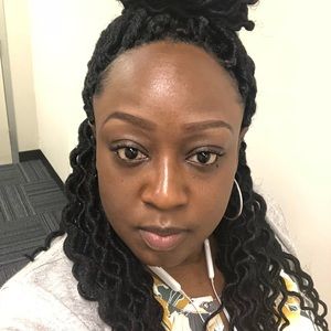 Meet your Posher, Aisha